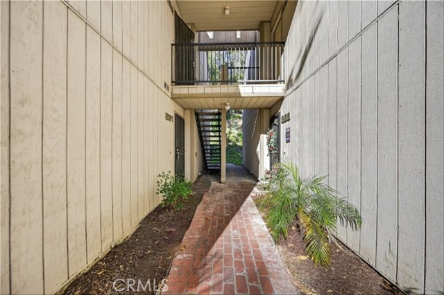 Front Image Thumbnail for CRIV25271178