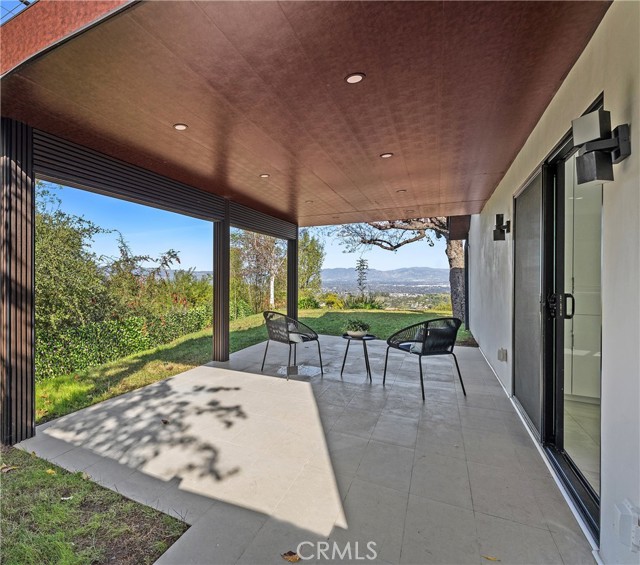 Detail Gallery Image 17 of 45 For 20101 Greenbriar, Tarzana,  CA 91356 - 5 Beds | 4 Baths