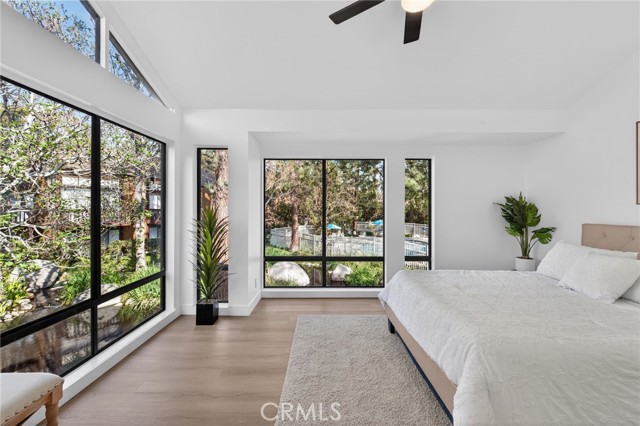 Front Image Thumbnail for CRPW26048535