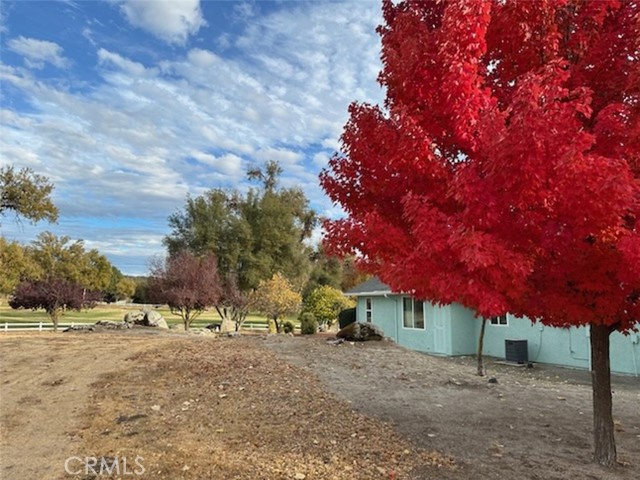 Detail Gallery Image 8 of 9 For 41313 Singing Hills Cir, Ahwahnee,  CA 93601 - 3 Beds | 2/1 Baths