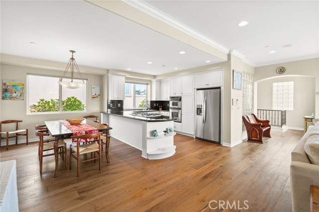 710 11th Street, Hermosa Beach CA: https://media.crmls.org/medias/600350f5-7a1d-442a-b793-67d28c57c61f.jpg