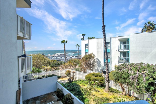 610 The Village, Redondo Beach, California 90277, 1 Bedroom Bedrooms, ,1 BathroomBathrooms,Residential,For Sale,The Village,SB25047963