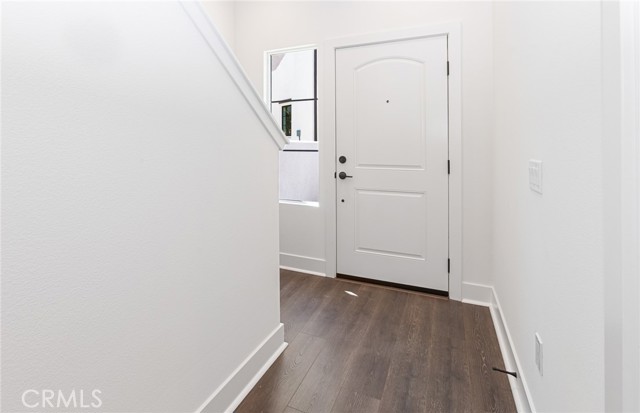 150 Bridle Drive, Burbank CA: https://media.crmls.org/medias/60055342-ad80-4392-b5f8-e74655d784d4.jpg