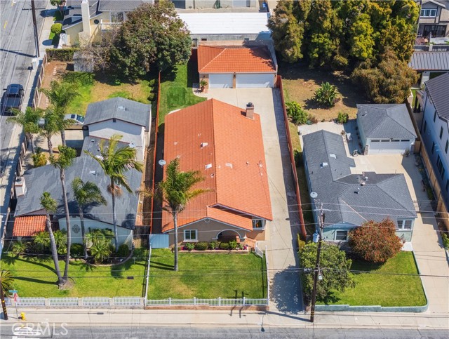 Detail Gallery Image 7 of 7 For 2103 Belmont Ln, Redondo Beach,  CA 90278 - 3 Beds | 3 Baths