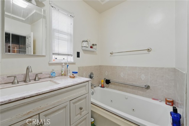 Detail Gallery Image 19 of 30 For 2031 W 94th St, Los Angeles,  CA 90047 - 2 Beds | 1 Baths