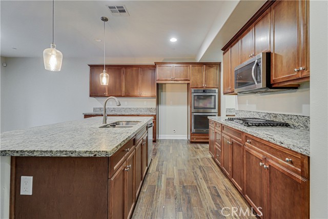 Detail Gallery Image 14 of 44 For 5005 Silvery Jewel, Bakersfield,  CA 93313 - 5 Beds | 3/1 Baths