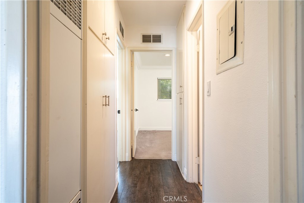 https://media.crmls.org/medias/6006ec3d-1a88-49fa-90f2-762525a73fd4.jpg?preset=X-Large