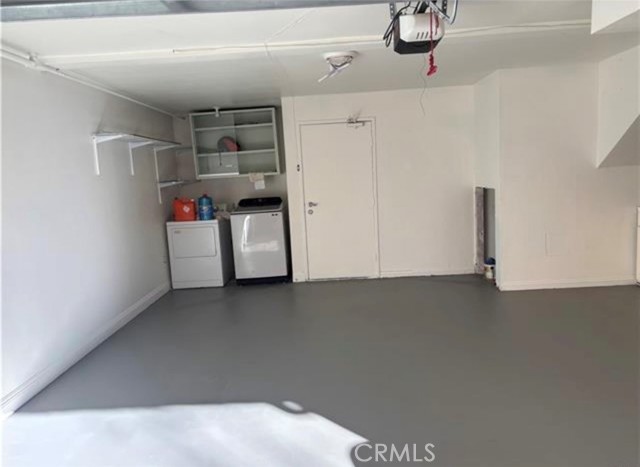 Detail Gallery Image 8 of 41 For 6912 Remmet Ave #5,  Canoga Park,  CA 91303 - 2 Beds | 2/1 Baths