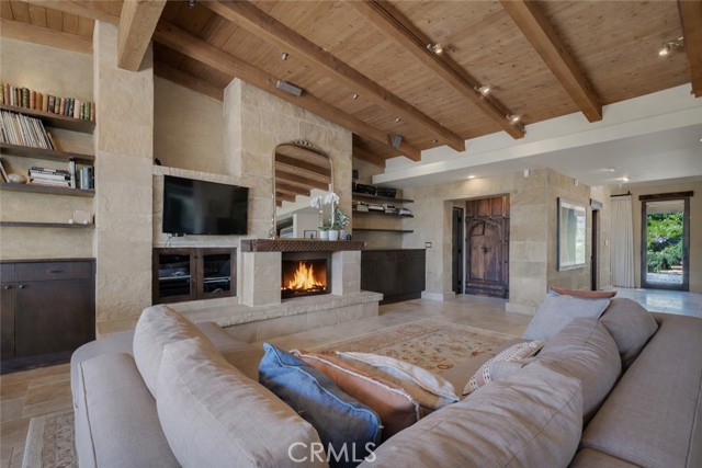 Detail Gallery Image 24 of 68 For 27409 Pacific Coast Hwy, Malibu,  CA 90265 - 4 Beds | 4 Baths