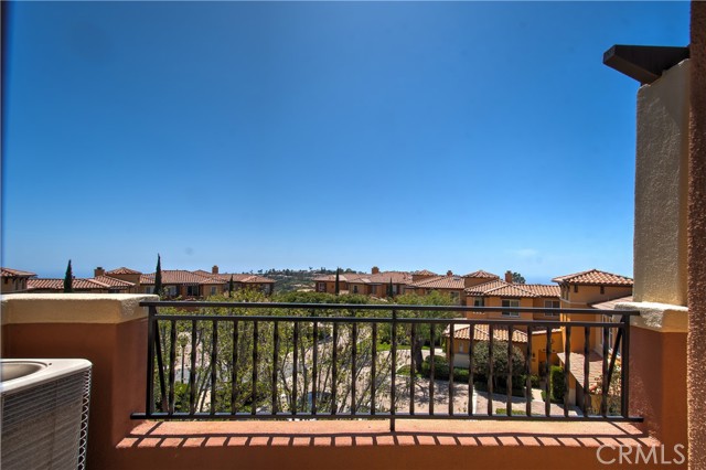 15 Riva Drive, Newport Coast CA: https://media.crmls.org/medias/60083626-1475-4165-a303-80e2bcf0bb6d.jpg