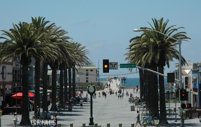 Bike to Pier Avenue where you will find local restaurants and get into the Hermosa culture