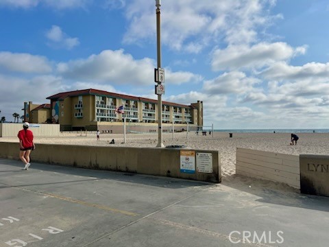 https://media.crmls.org/medias/6008dccb-43f5-44d7-b057-15108f74c206.jpg?preset=X-Large
