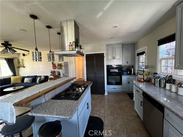 10709 Wheelock Circle, Whittier CA: https://media.crmls.org/medias/600a4876-6f91-47d6-a3f3-77a0cd81a71f.jpg