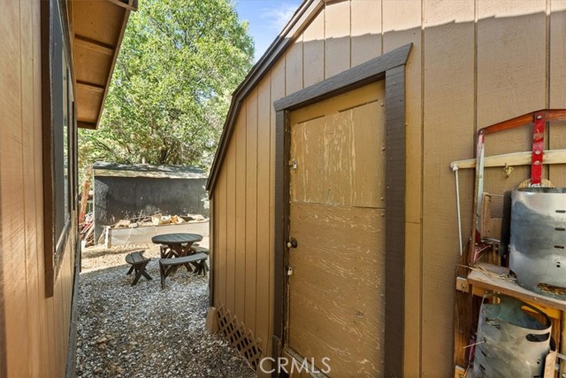 755 Holmes Lane, Sugarloaf CA: https://media.crmls.org/medias/600b7d54-1284-4a7f-a9de-86d2cab0f5a5.jpg