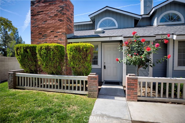 Detail Gallery Image 1 of 16 For 2600 Brookside Dr #11,  Bakersfield,  CA 93311 - 2 Beds | 2 Baths