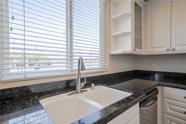 Detail Gallery Image 5 of 30 For 5562 W 190th St, Torrance,  CA 90503 - 3 Beds | 2/1 Baths