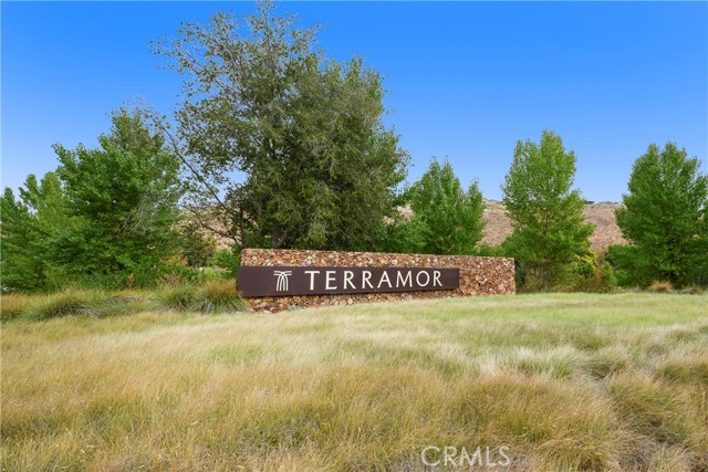 23757 Highvale Drive, Corona CA: https://media.crmls.org/medias/600c22a1-10d7-421b-a712-4412c9097bad.jpg