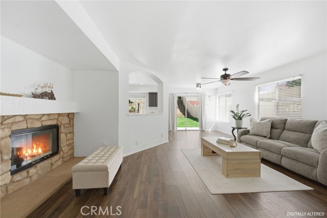 Detail Gallery Image 8 of 37 For 24516 Camino Mirabella, Murrieta,  CA 92562 - 4 Beds | 2/1 Baths