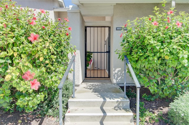 Detail Gallery Image 2 of 24 For 8933 Modesto Cir 1206c,  Huntington Beach,  CA 92646 - 2 Beds | 2 Baths