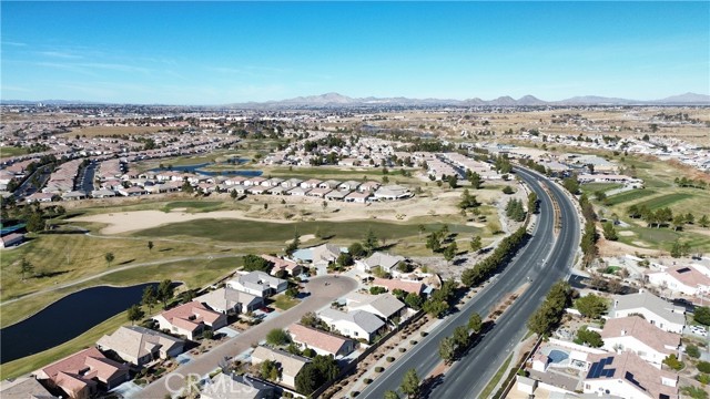 Detail Gallery Image 13 of 67 For 19689 Chicory Ct, Apple Valley,  CA 92308 - 4 Beds | 3 Baths