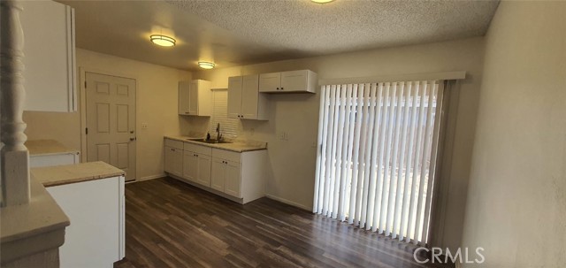 Detail Gallery Image 5 of 9 For 20221 Zuni Rd, Apple Valley,  CA 92307 - 2 Beds | 1 Baths