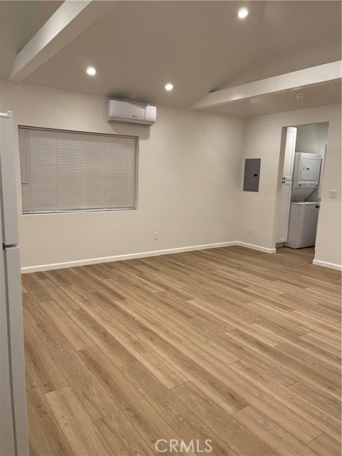 Detail Gallery Image 7 of 10 For 4919 Enfield Ave, Encino,  CA 91316 - 0 Beds | 1 Baths