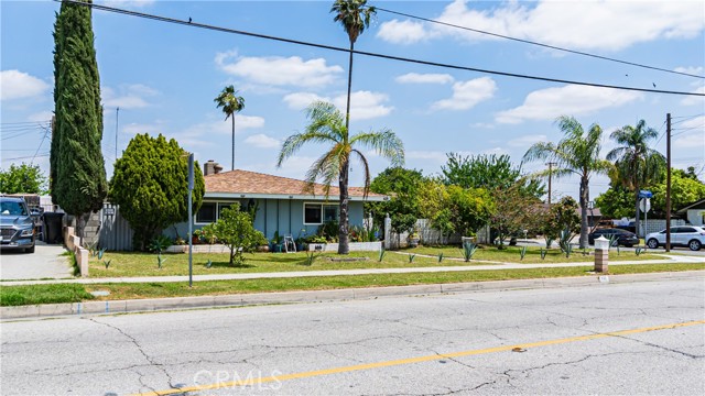 931 N Eucalyptus Avenue, Rialto CA: https://media.crmls.org/medias/60106f53-958b-4994-b63b-6949ab49cac2.jpg