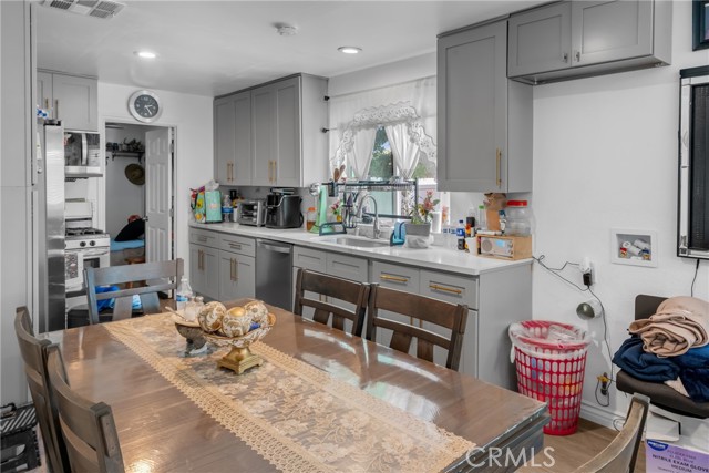 226 W Maitland Street, Ontario CA: https://media.crmls.org/medias/60107e3d-9df8-46b3-808f-f115239af014.jpg