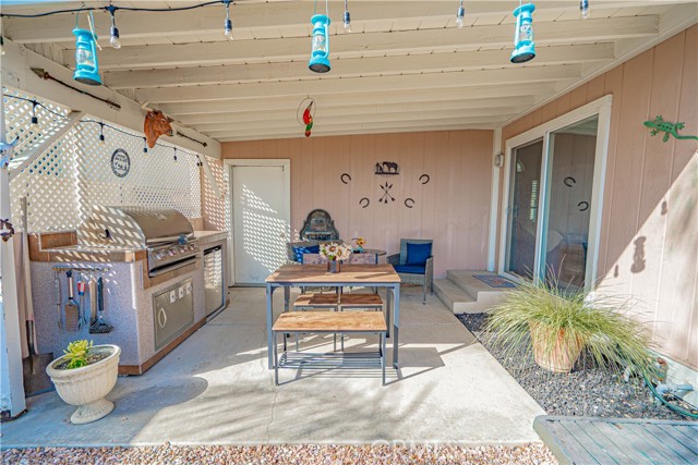 Detail Gallery Image 43 of 74 For 20164 Crestview Dr., Canyon Country,  CA 91351 - 3 Beds | 2 Baths