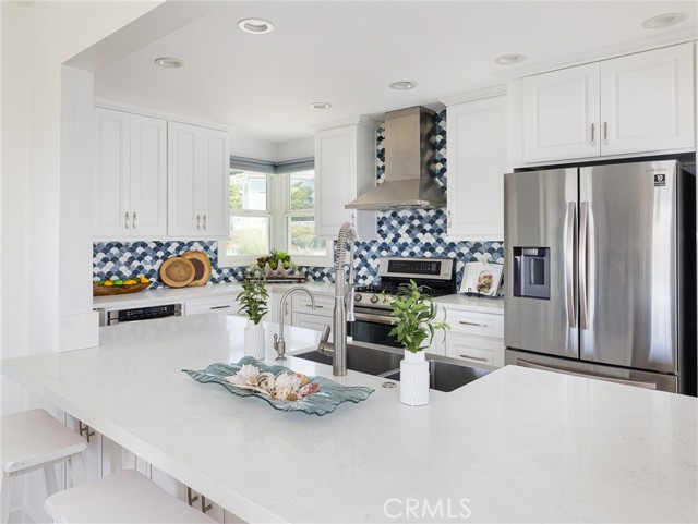 237 Via Los Miradores, Redondo Beach CA: https://media.crmls.org/medias/60113bdc-211e-4acf-8b3e-bc5421df3d2c.jpg