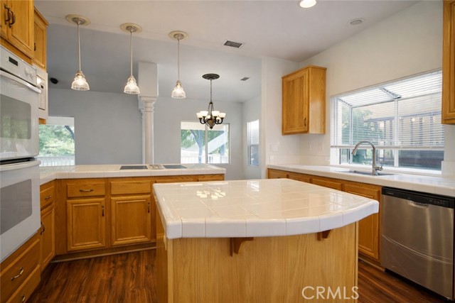 Detail Gallery Image 5 of 19 For 23235 Continental Dr, Canyon Lake,  CA 92587 - 4 Beds | 3 Baths