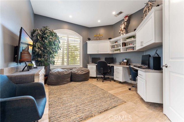 Detail Gallery Image 45 of 73 For 16905 Silver Star Ct, Riverside,  CA 92506 - 4 Beds | 4 Baths
