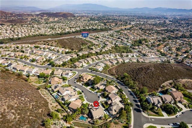 27126 Coral Bells Way, Murrieta CA: https://media.crmls.org/medias/6011c75a-7e2e-40ca-a902-37524aea20f8.jpg