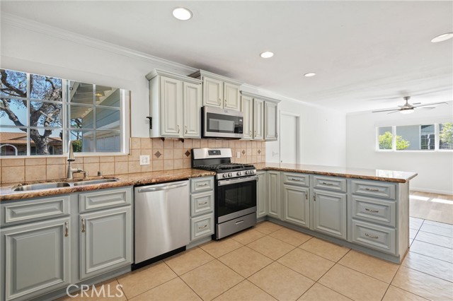 Detail Gallery Image 7 of 23 For 5617 N Bryn Mawr St, Ventura,  CA 93003 - 4 Beds | 2 Baths