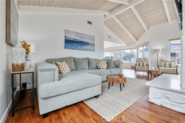 295 Plymouth Street, Cambria CA: https://media.crmls.org/medias/6011ef86-f19f-4ed2-912c-fafd3a8a8f88.jpg