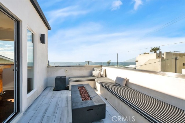 Detail Gallery Image 14 of 37 For 225 33rd, Hermosa Beach,  CA 90254 - 5 Beds | 5 Baths