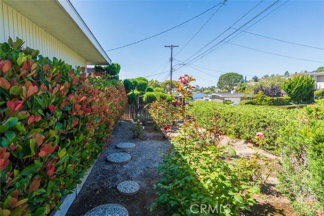 Detail Gallery Image 4 of 48 For 28603 Cedarbluff Dr, Rancho Palos Verdes,  CA 90275 - 5 Beds | 3 Baths