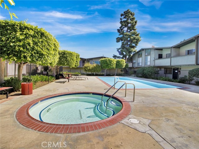 Detail Gallery Image 8 of 18 For 806 Coriander #C,  Torrance,  CA 90502 - 2 Beds | 2 Baths