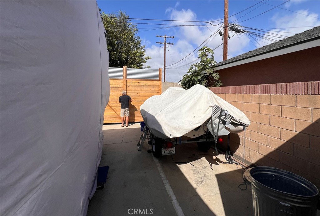 https://media.crmls.org/medias/6014073d-193e-4694-ad0d-92dadf69a56b.jpg?preset=X-Large