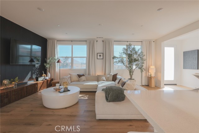 Detail Gallery Image 4 of 27 For 15818 Caterpillar Dr, Fontana,  CA 92336 - 4 Beds | 3 Baths