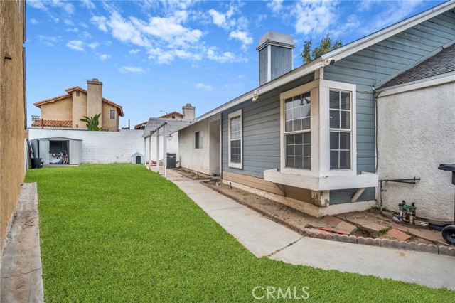1137 Express Circle, Colton CA: https://media.crmls.org/medias/60148032-5c30-459c-9489-e1f998f57325.jpg
