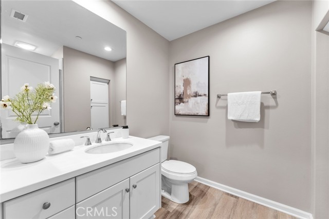 Detail Gallery Image 12 of 40 For 168 Outwest, Irvine,  CA 92618 - 3 Beds | 3 Baths