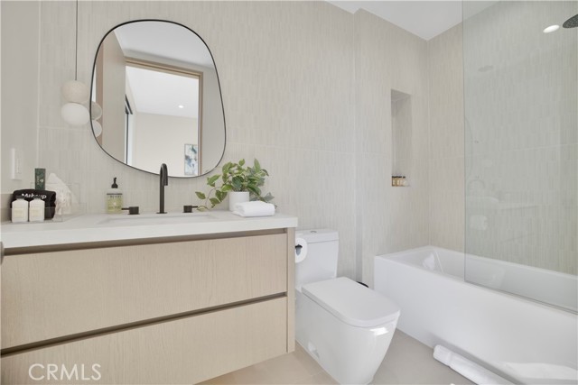 Detail Gallery Image 19 of 28 For 5170 Amestoy, Encino,  CA 91316 - 5 Beds | 6/2 Baths