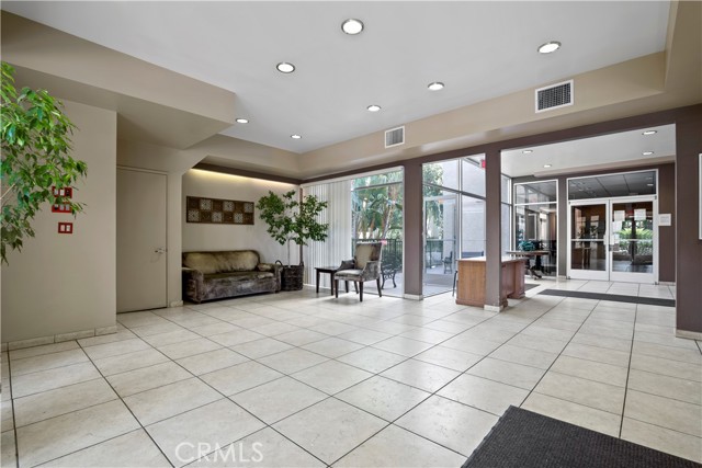 Detail Gallery Image 21 of 28 For 5325 Newcastle Ave #240,  Encino,  CA 91316 - 2 Beds | 2 Baths