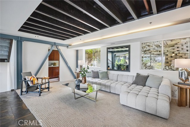 686 Diamond Street, Laguna Beach CA: https://media.crmls.org/medias/6014d255-5306-41d1-910c-9ca820b61508.jpg
