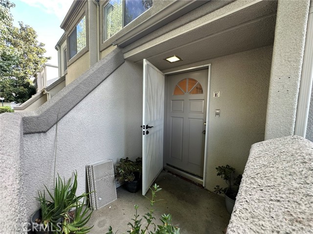 Detail Gallery Image 2 of 28 For 18512 #E Mayall, Northridge,  CA 91324 - 4 Beds | 3 Baths