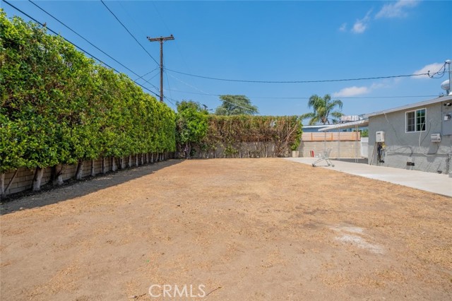 7865 Cantaloupe Avenue, Panorama City CA: https://media.crmls.org/medias/6015446c-870c-4a59-885d-e068bc44c180.jpg