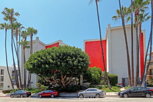 565 Esplanade, Redondo Beach, California 90277, 1 Bedroom Bedrooms, ,Residential,Sold,Esplanade,SB21248131