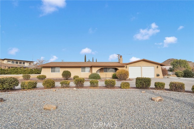 Detail Gallery Image 1 of 36 For 16403 Wintun Rd, Apple Valley,  CA 92307 - 3 Beds | 2 Baths