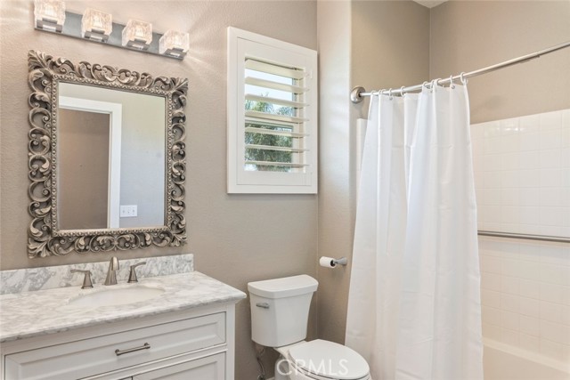 18265 Fort Lauder Lane, Perris CA: https://media.crmls.org/medias/601774eb-ec5d-491b-a1fe-4124071ac3ca.jpg